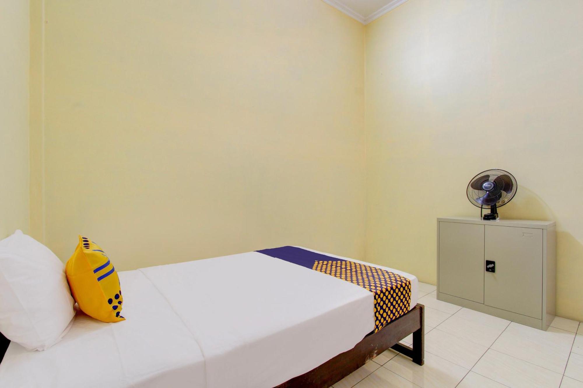 Spot On 93245 Guest House Mulia Dua Syariah Klaten Eksteriør bilde