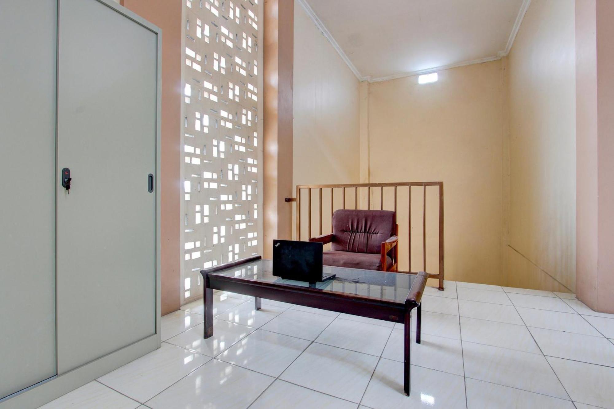 Spot On 93245 Guest House Mulia Dua Syariah Klaten Eksteriør bilde
